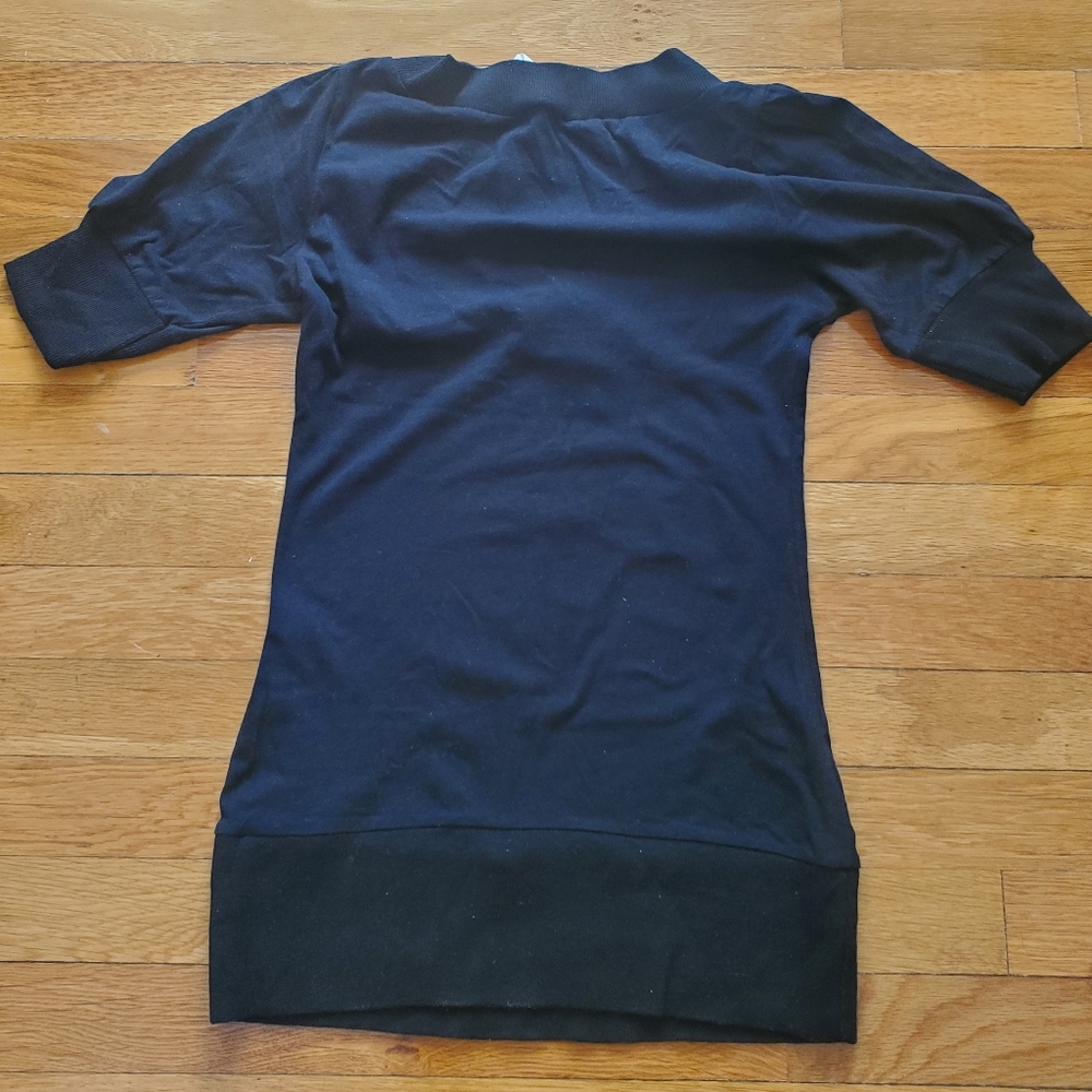 Women's Black V-Neck Short Sleeve Top - Picture 5 of 5